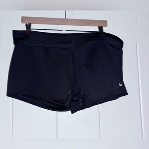 NEW Nike‎ Dri Fit Standard Fit Running Quick Dry Short Athletic Workout Women XL